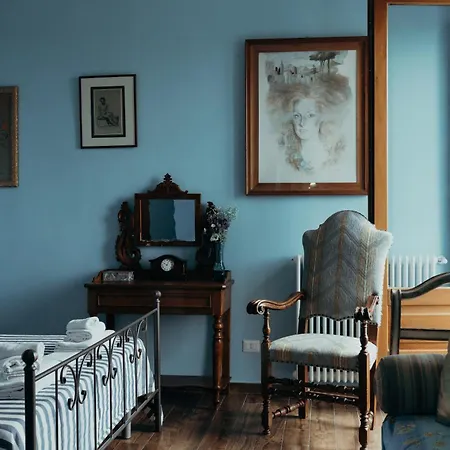 Casa Caracciolo *