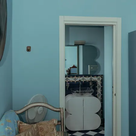 Casa Caracciolo *